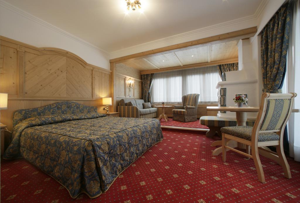 Alpen Hotel Corona Vigo di Fassa Cameră foto